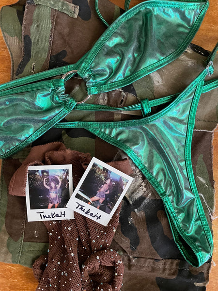 NEW TRU KAIT WORN WARDROBE & SIGNED POLAROIDS BUNDLE!